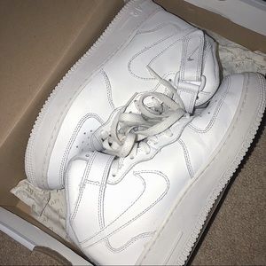 Air Force 1s Size 6.5